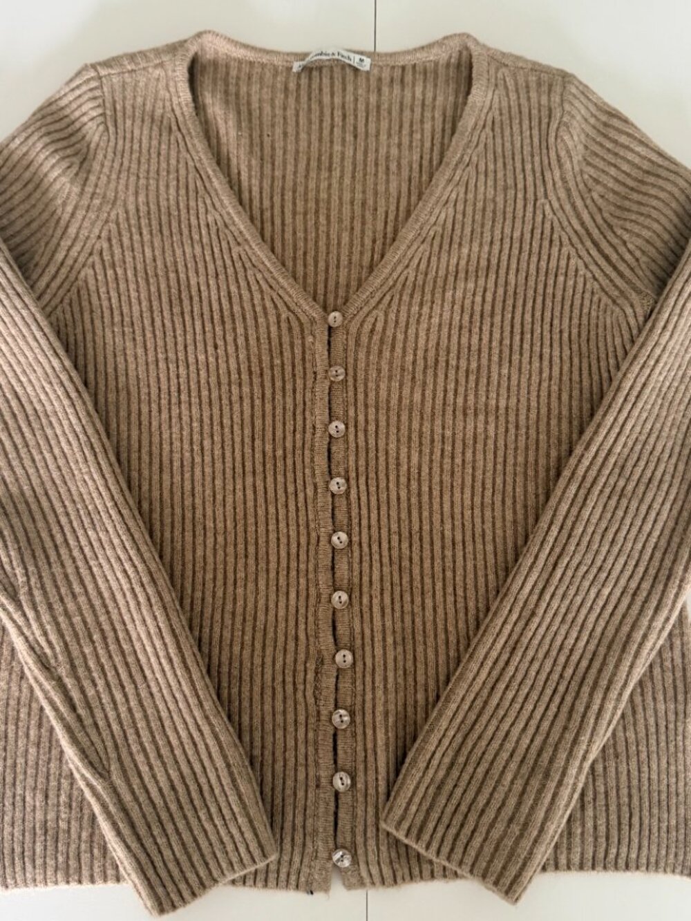 Abercrombie & Fitch Womens Soft Ribbed Cardigan Sweater Tan Y2K Preppy Casual - Picture 3 of 7